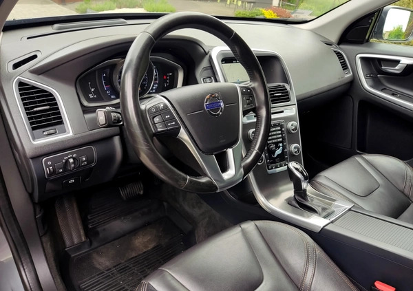 Volvo XC 60 cena 110700 przebieg: 92855, rok produkcji 2016 z Wasilków małe 781